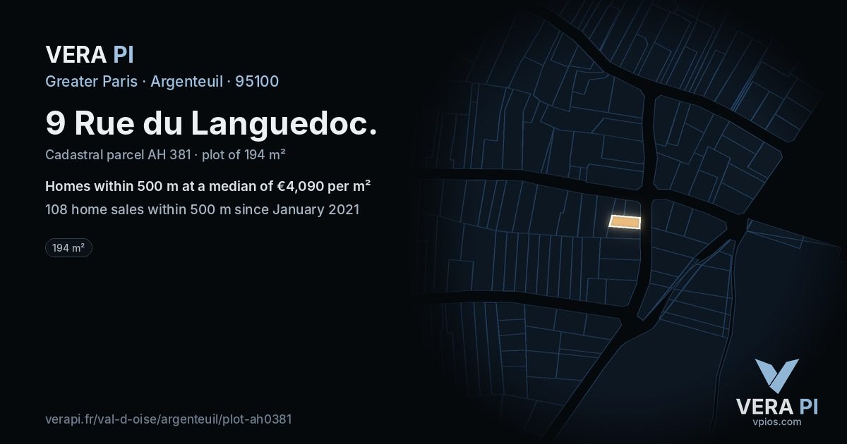 9 Rue du Languedoc, Argenteuil at night – the plot lit, the parcels around coloured by the prices near them