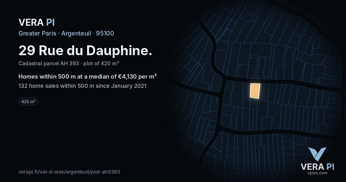 29 Rue du Dauphine, Argenteuil at night – the plot lit, the parcels around coloured by the prices near them