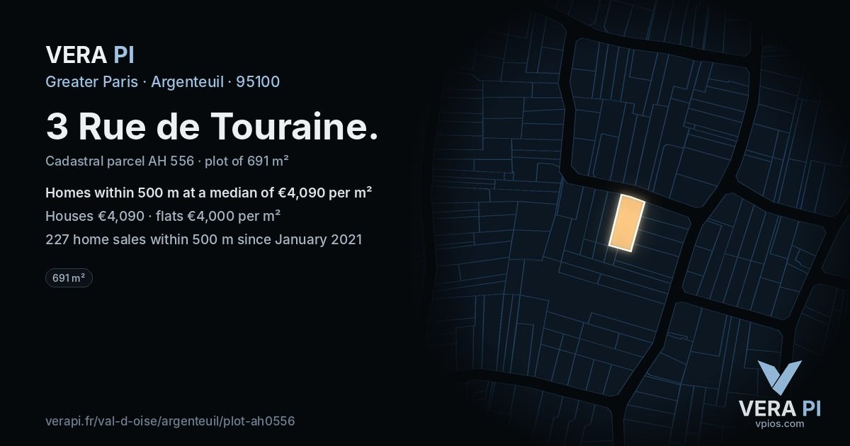 3 Rue de Touraine, Argenteuil at night – the plot lit, the parcels around coloured by the prices near them