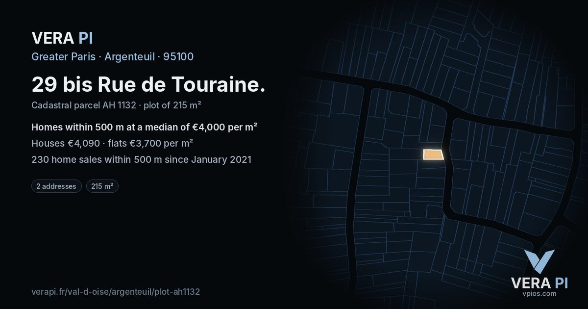 29 bis Rue de Touraine, Argenteuil at night – the plot lit, the parcels around coloured by the prices near them