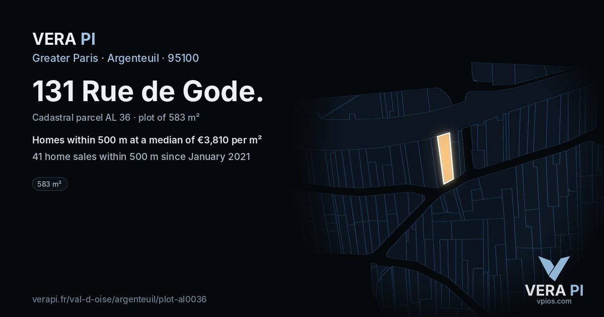 131 Rue de Gode, Argenteuil at night – the plot lit, the parcels around coloured by the prices near them