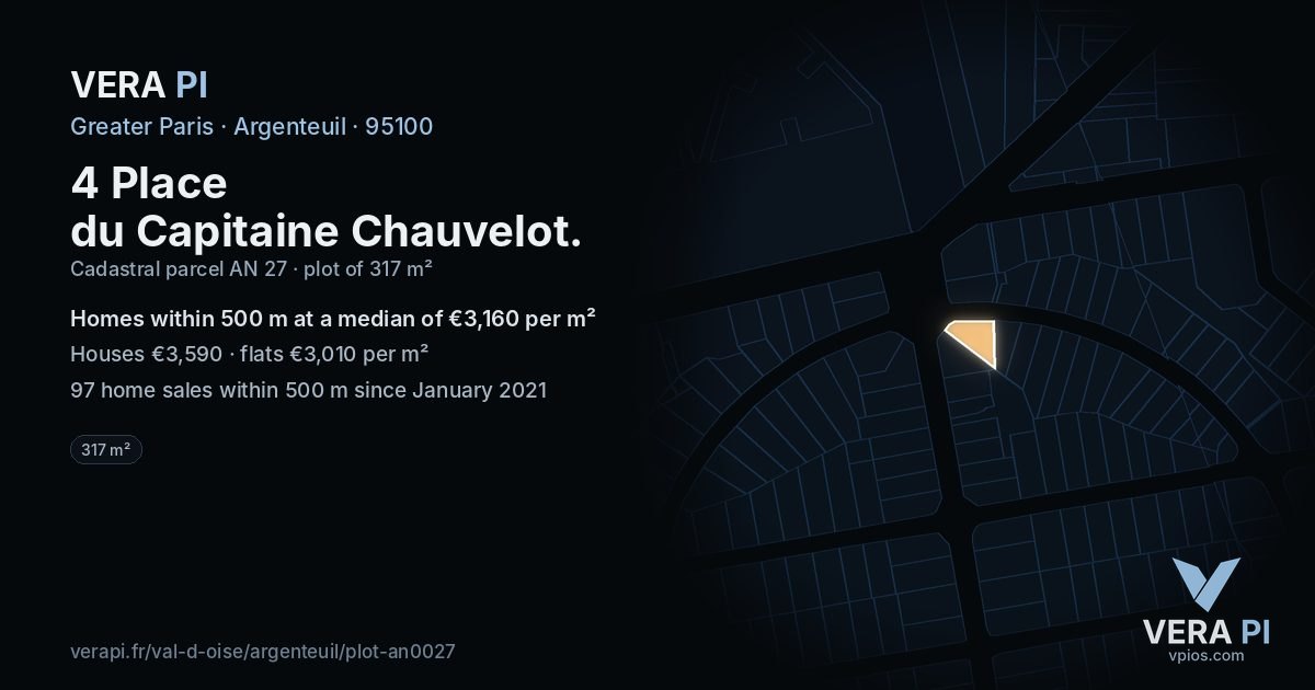 4 Place du Capitaine Chauvelot, Argenteuil at night – the plot lit, the parcels around coloured by the prices near them