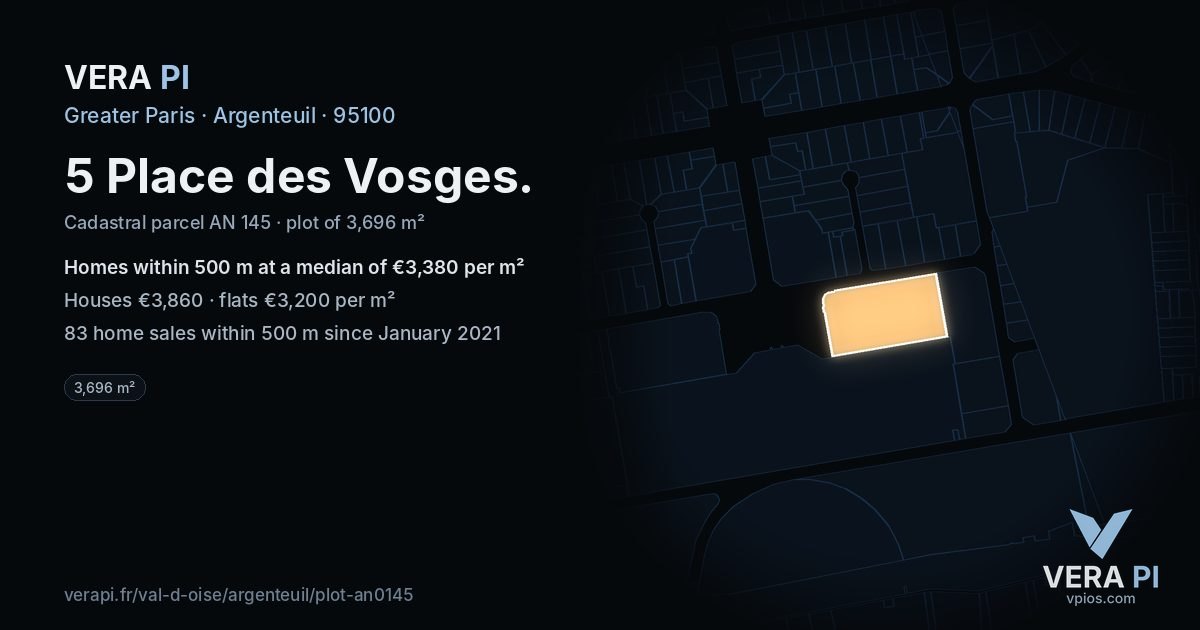 5 Place des Vosges, Argenteuil at night – the plot lit, the parcels around coloured by the prices near them