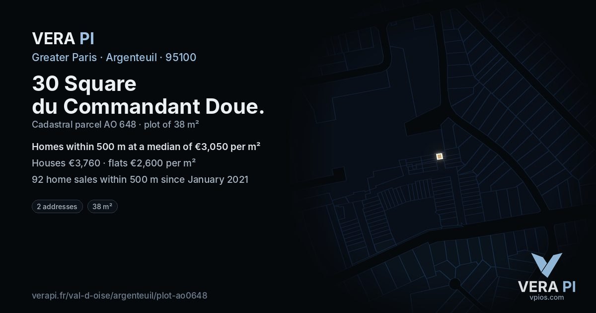 30 Square du Commandant Doue, Argenteuil at night – the plot lit, the parcels around coloured by the prices near them