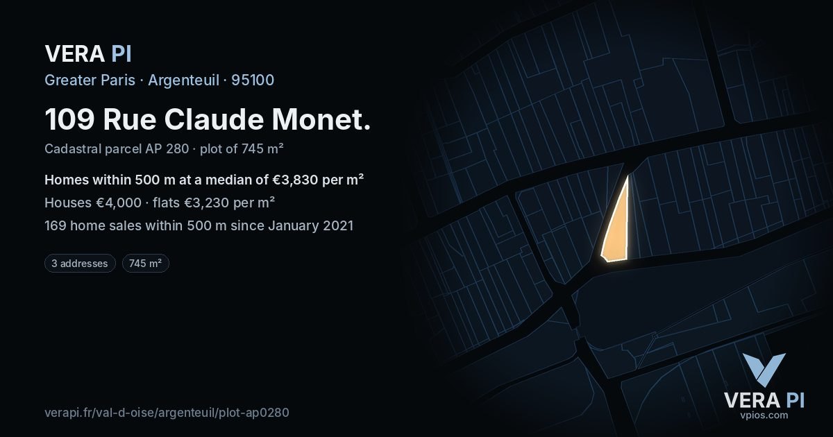 109 Rue Claude Monet, Argenteuil at night – the plot lit, the parcels around coloured by the prices near them