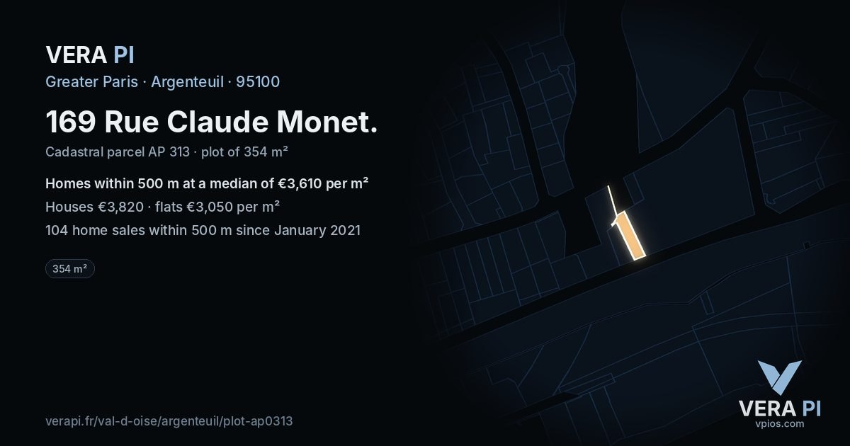 169 Rue Claude Monet, Argenteuil at night – the plot lit, the parcels around coloured by the prices near them
