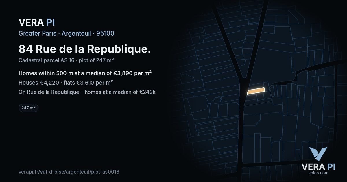 84 Rue de la Republique, Argenteuil at night – the plot lit, the parcels around coloured by the prices near them