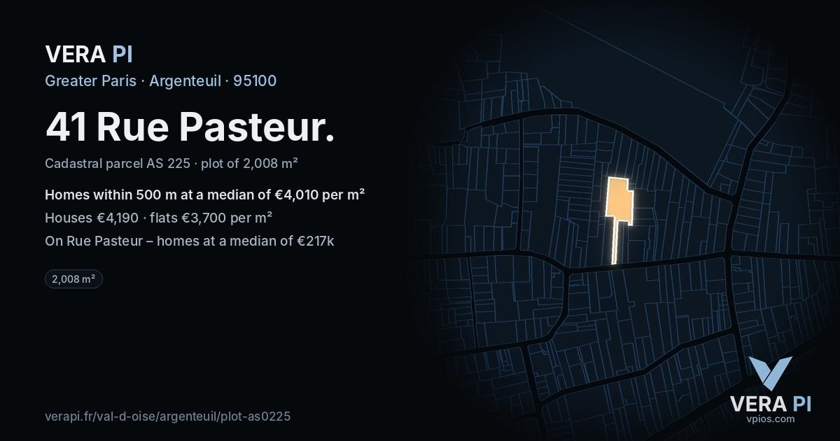 41 Rue Pasteur, Argenteuil at night – the plot lit, the parcels around coloured by the prices near them