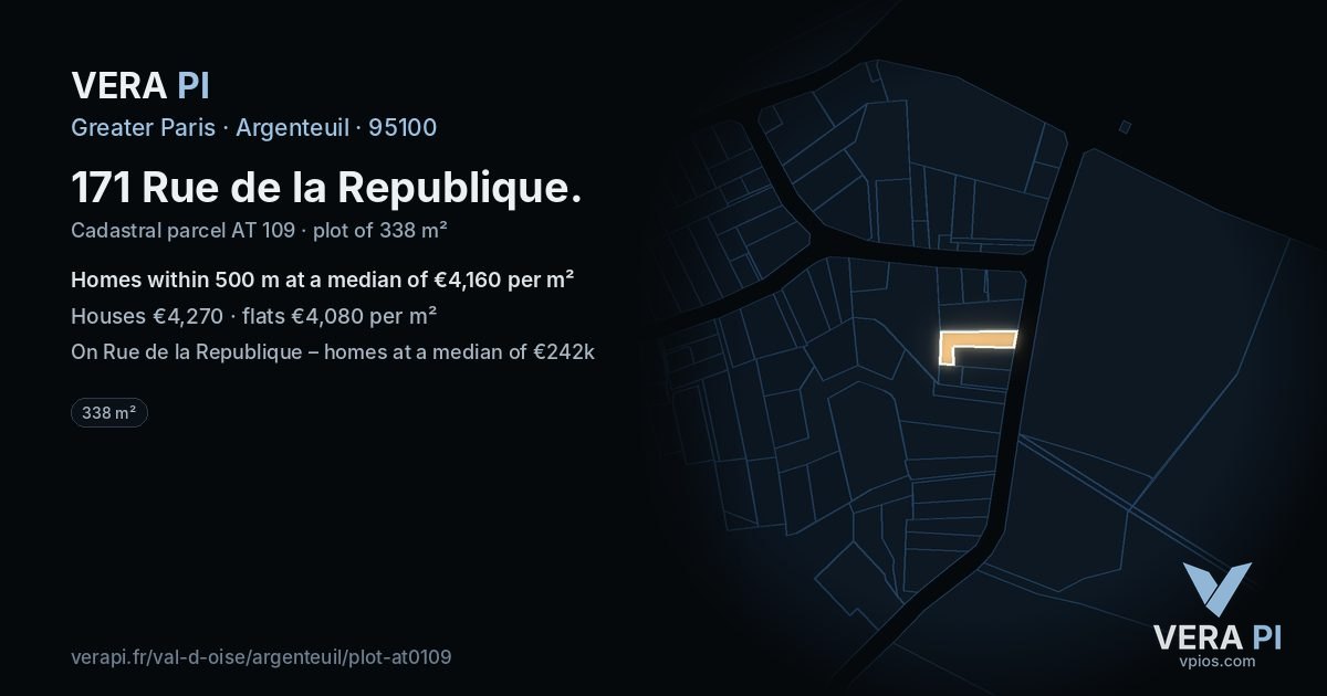171 Rue de la Republique, Argenteuil at night – the plot lit, the parcels around coloured by the prices near them