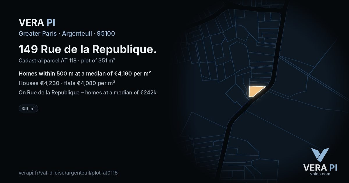 149 Rue de la Republique, Argenteuil at night – the plot lit, the parcels around coloured by the prices near them