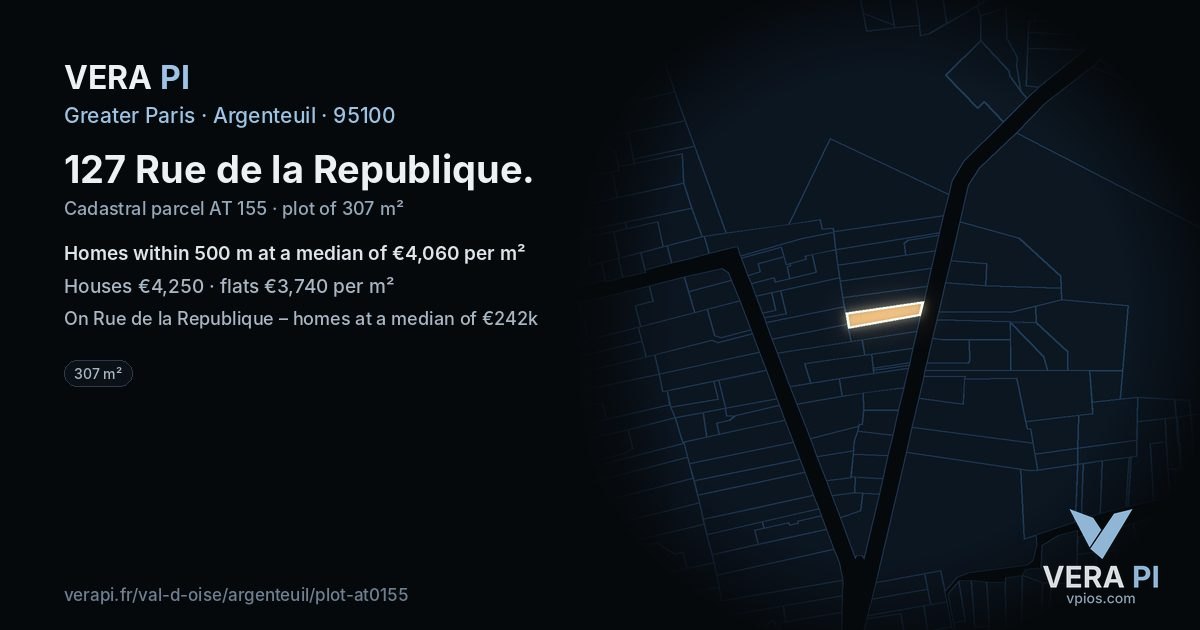 127 Rue de la Republique, Argenteuil at night – the plot lit, the parcels around coloured by the prices near them