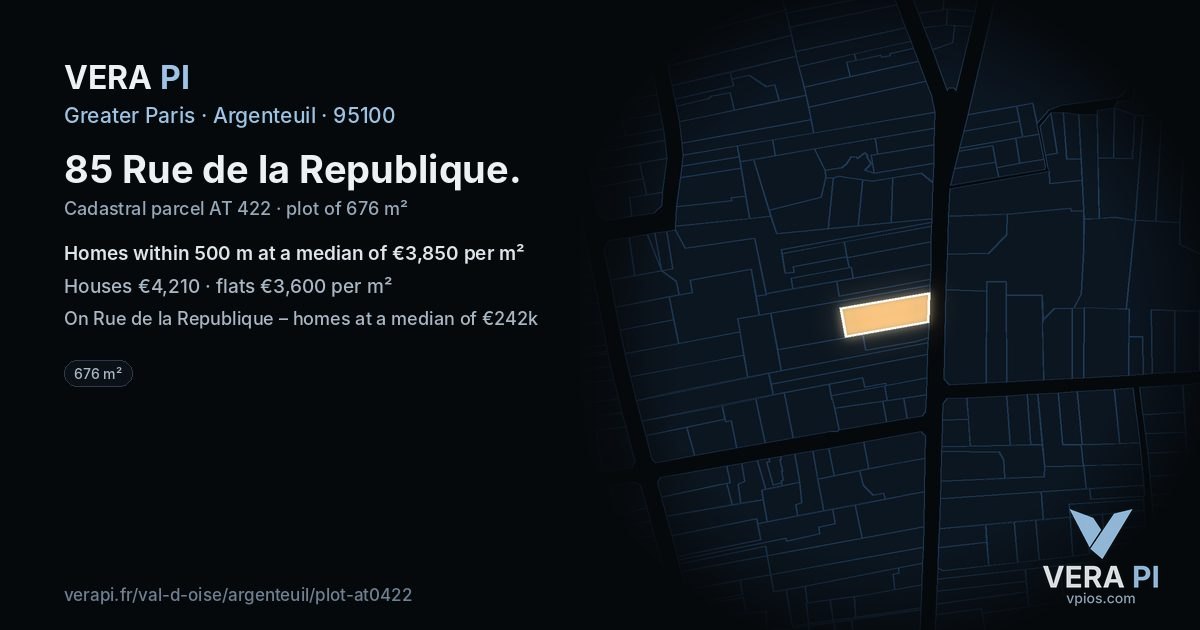 85 Rue de la Republique, Argenteuil at night – the plot lit, the parcels around coloured by the prices near them