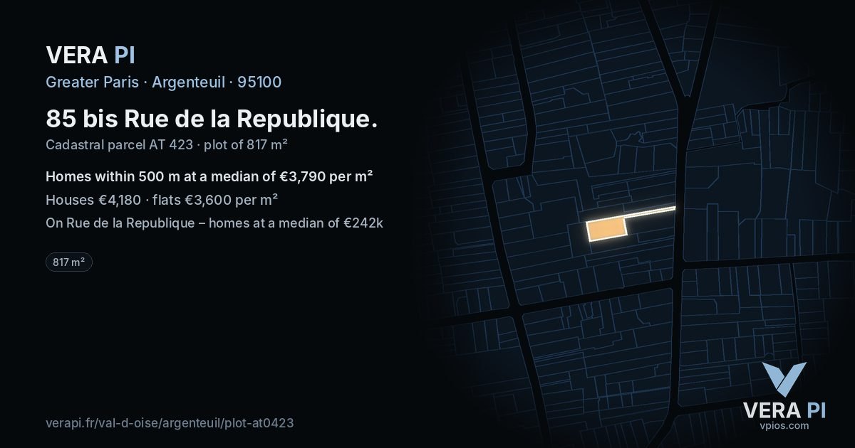 85 bis Rue de la Republique, Argenteuil at night – the plot lit, the parcels around coloured by the prices near them