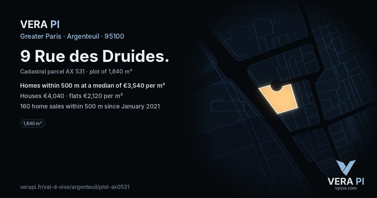 9 Rue des Druides, Argenteuil at night – the plot lit, the parcels around coloured by the prices near them