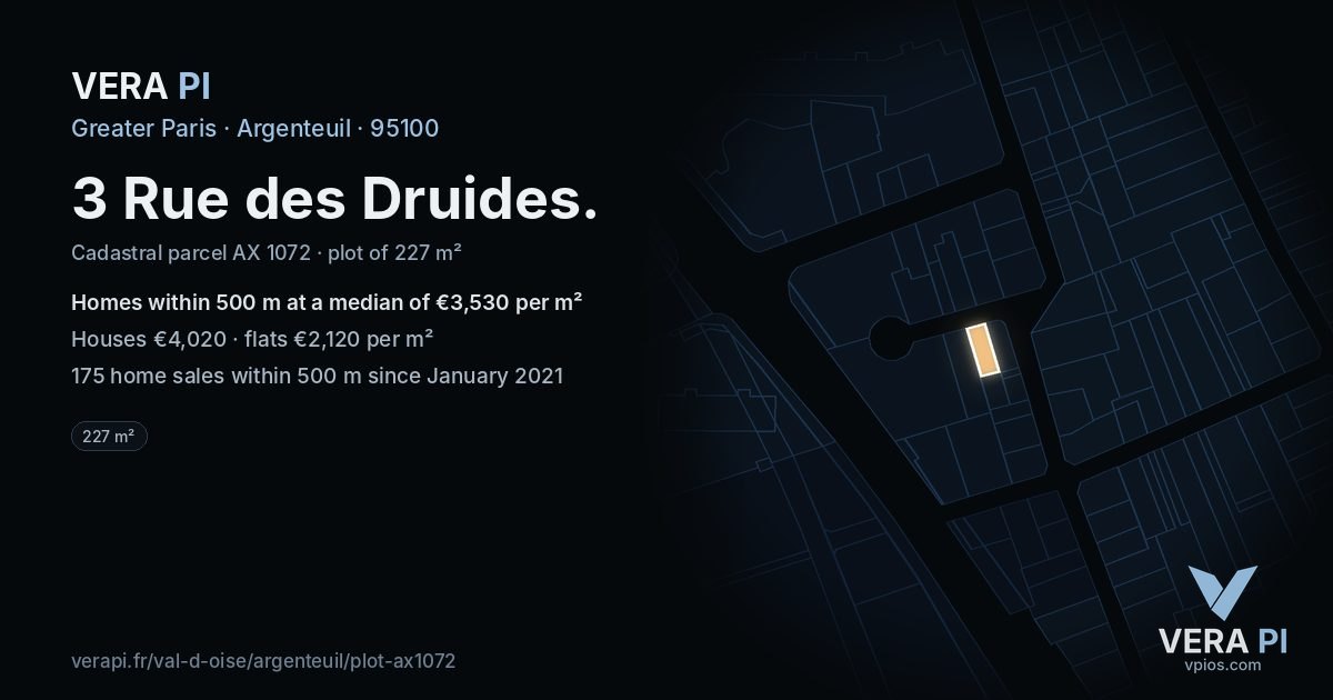 3 Rue des Druides, Argenteuil at night – the plot lit, the parcels around coloured by the prices near them