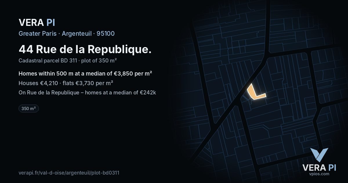 44 Rue de la Republique, Argenteuil at night – the plot lit, the parcels around coloured by the prices near them