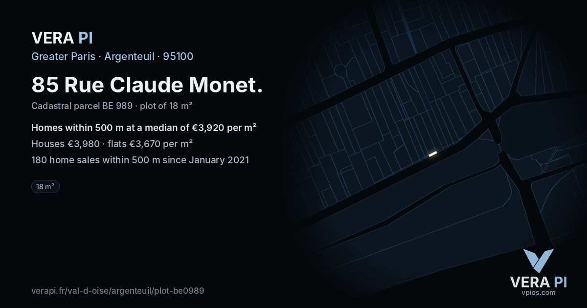 85 Rue Claude Monet, Argenteuil at night – the plot lit, the parcels around coloured by the prices near them