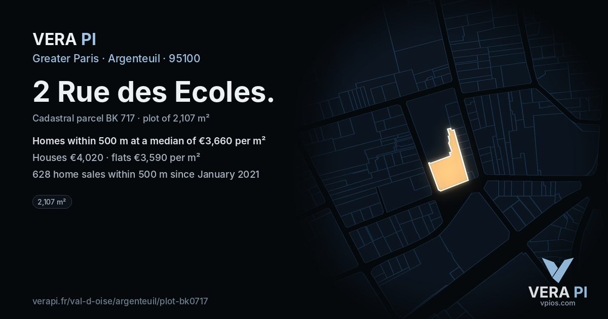 2 Rue des Ecoles, Argenteuil at night – the plot lit, the parcels around coloured by the prices near them