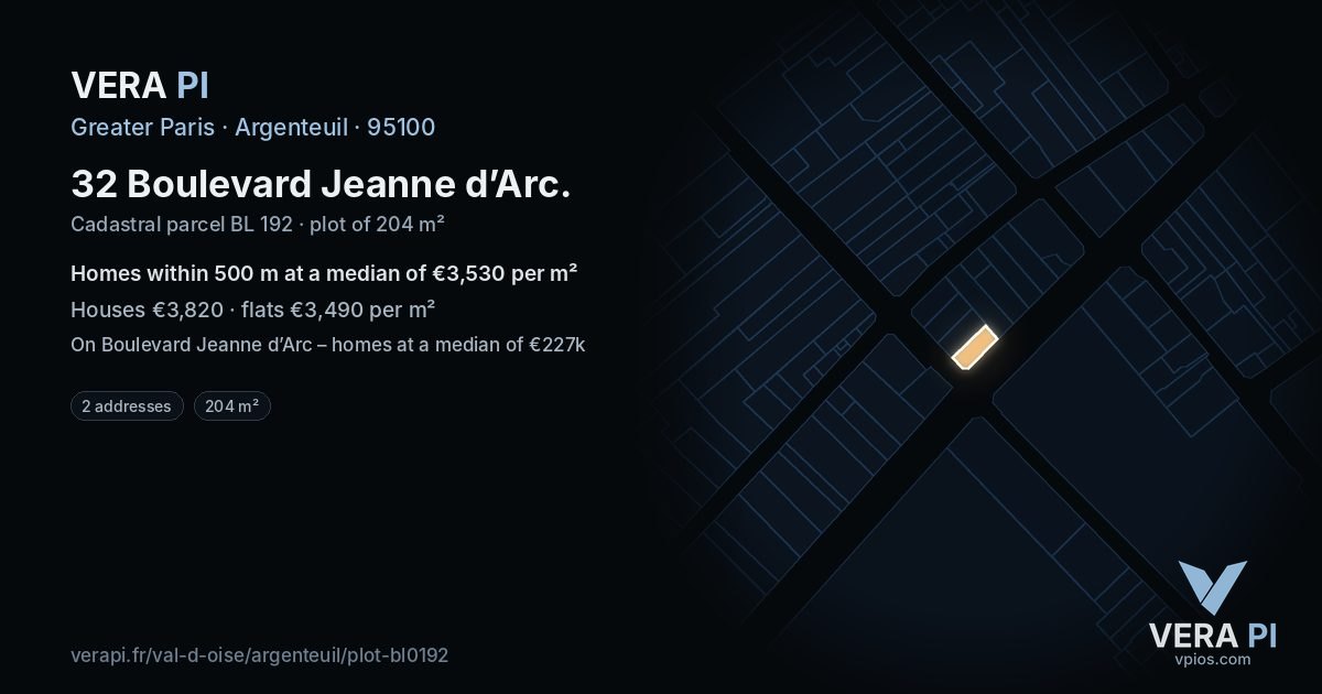 32 Boulevard Jeanne d’Arc, Argenteuil at night – the plot lit, the parcels around coloured by the prices near them