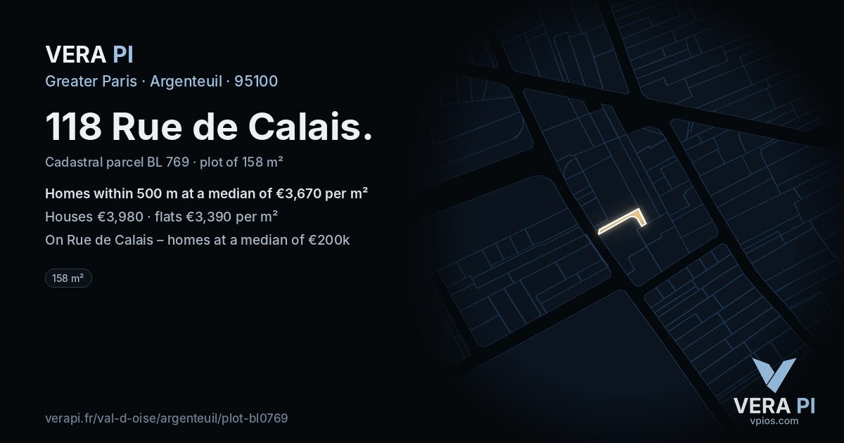118 Rue de Calais, Argenteuil at night – the plot lit, the parcels around coloured by the prices near them