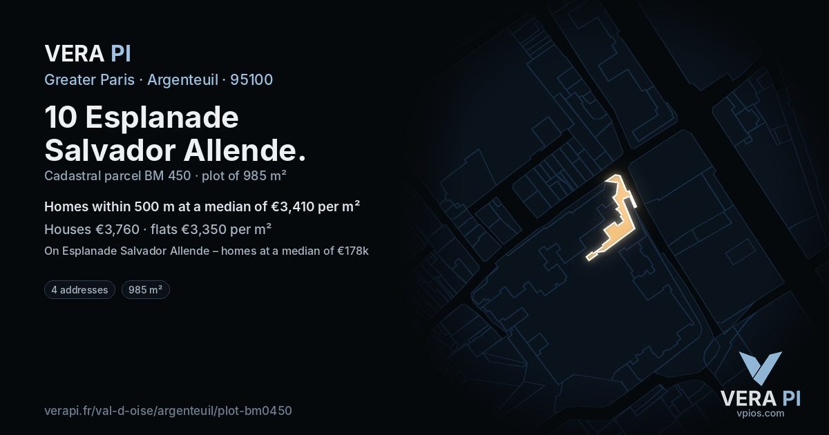 10 Esplanade Salvador Allende, Argenteuil at night – the plot lit, the parcels around coloured by the prices near them