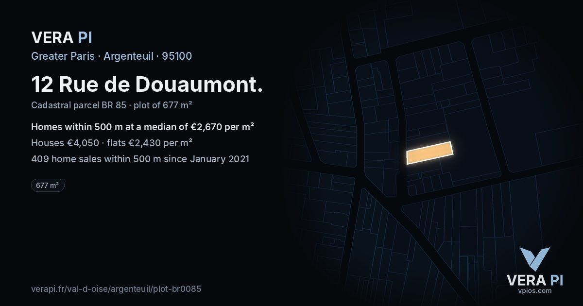 12 Rue de Douaumont, Argenteuil at night – the plot lit, the parcels around coloured by the prices near them