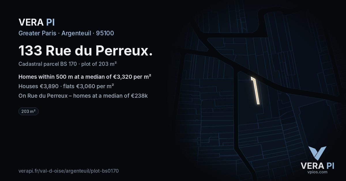 133 Rue du Perreux, Argenteuil at night – the plot lit, the parcels around coloured by the prices near them