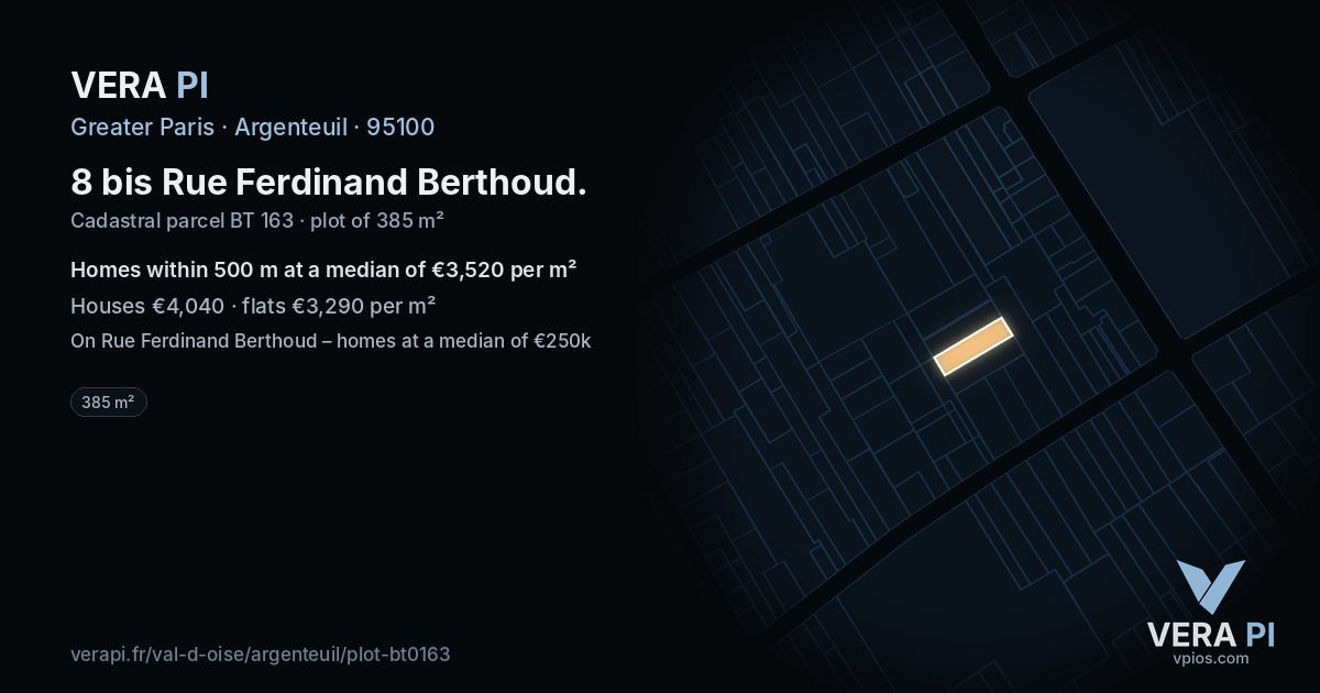 8 bis Rue Ferdinand Berthoud, Argenteuil at night – the plot lit, the parcels around coloured by the prices near them