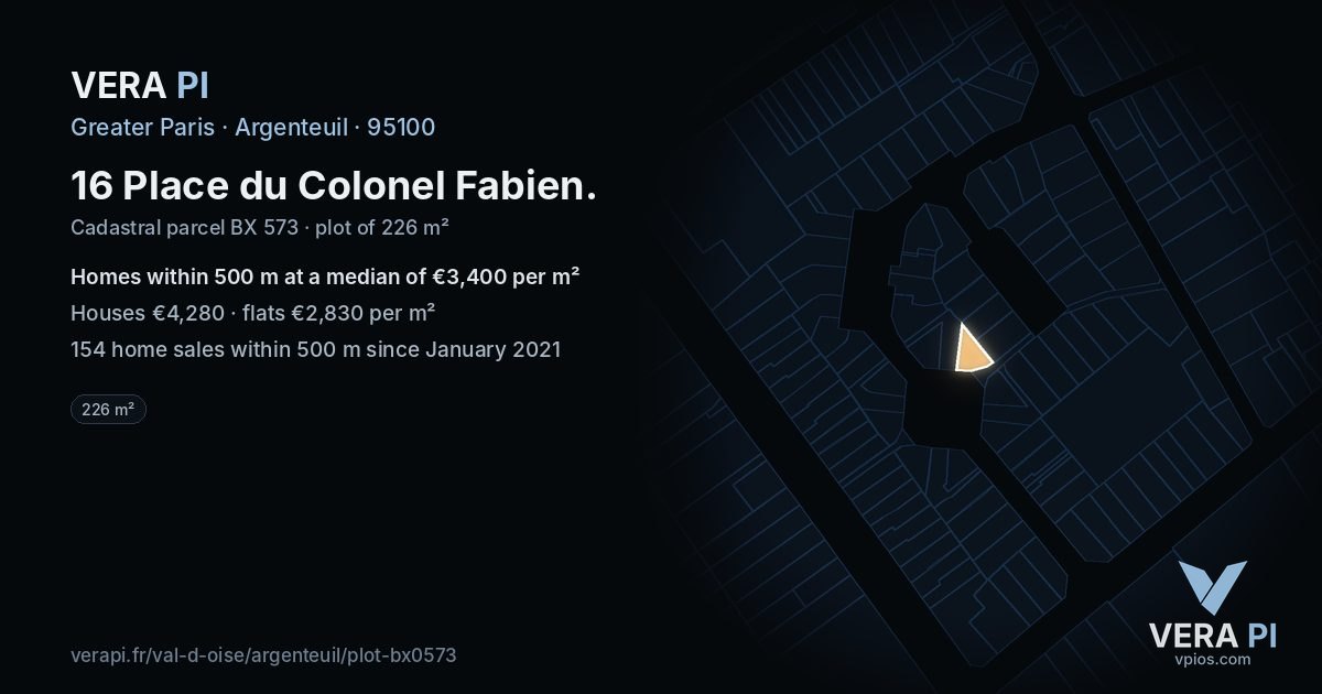 16 Place du Colonel Fabien, Argenteuil at night – the plot lit, the parcels around coloured by the prices near them