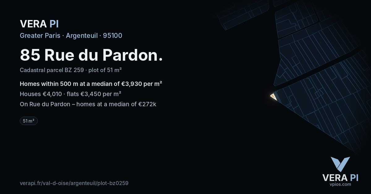 85 Rue du Pardon, Argenteuil at night – the plot lit, the parcels around coloured by the prices near them