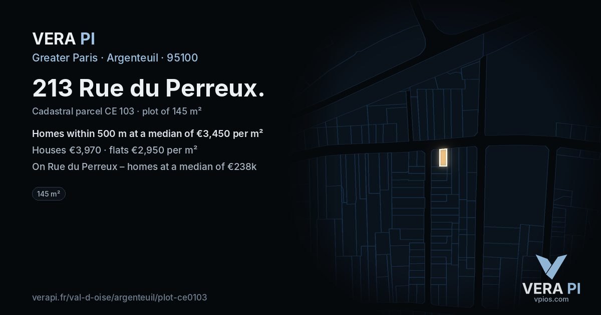 213 Rue du Perreux, Argenteuil at night – the plot lit, the parcels around coloured by the prices near them