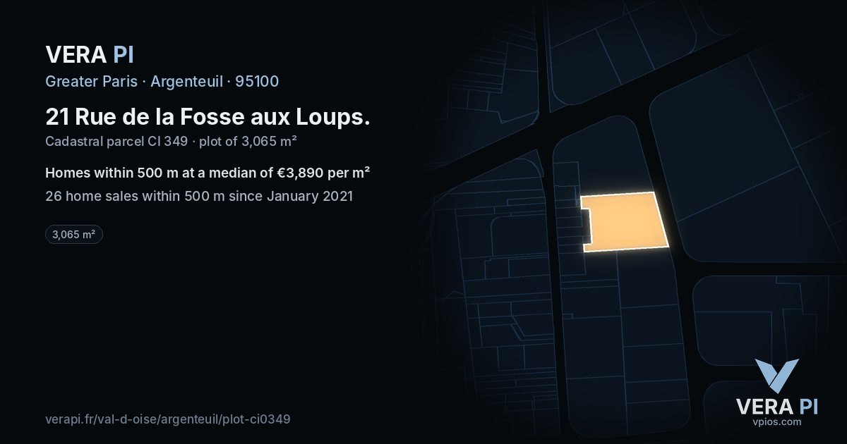 21 Rue de la Fosse aux Loups, Argenteuil at night – the plot lit, the parcels around coloured by the prices near them