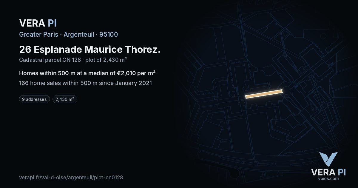 26 Esplanade Maurice Thorez, Argenteuil at night – the plot lit, the parcels around coloured by the prices near them