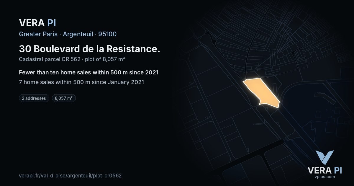 30 Boulevard de la Resistance, Argenteuil at night – the plot lit, the parcels around coloured by the prices near them