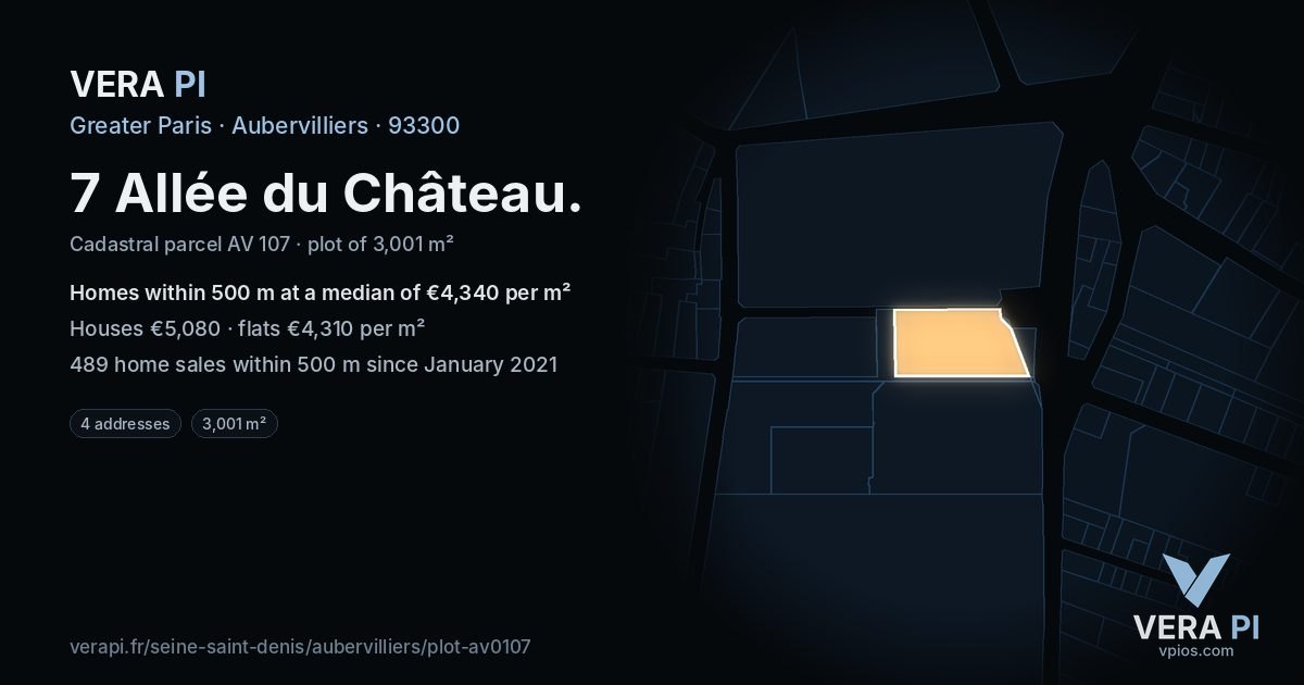 7 Allée du Château, Aubervilliers at night – the plot lit, the parcels around coloured by the prices near them