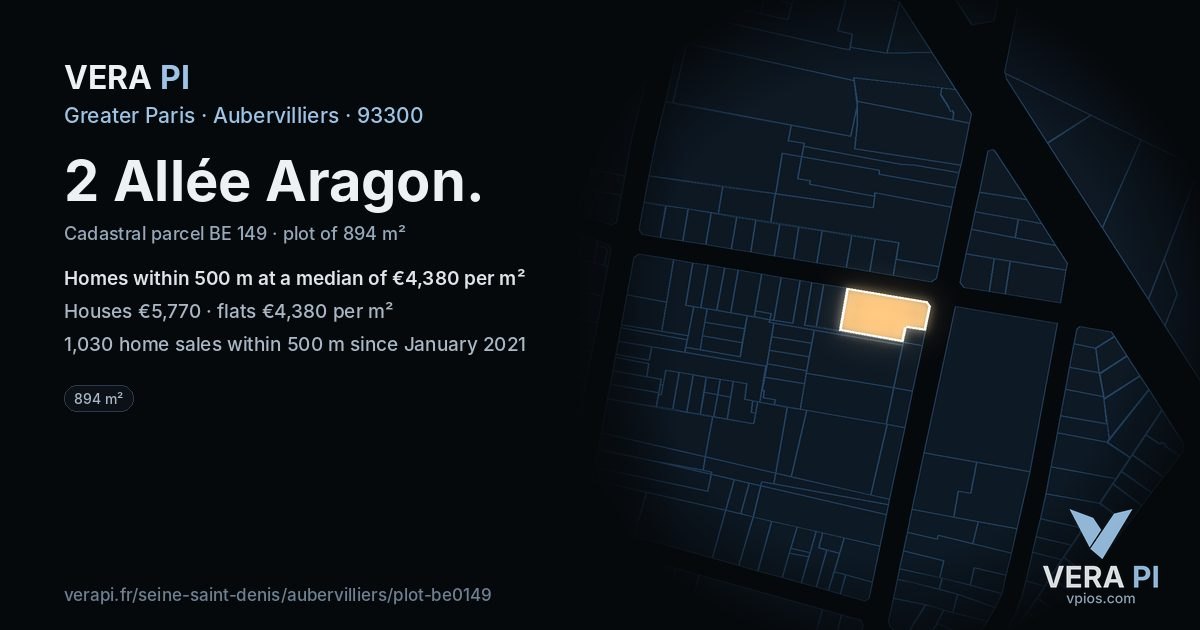 2 Allée Aragon, Aubervilliers at night – the plot lit, the parcels around coloured by the prices near them