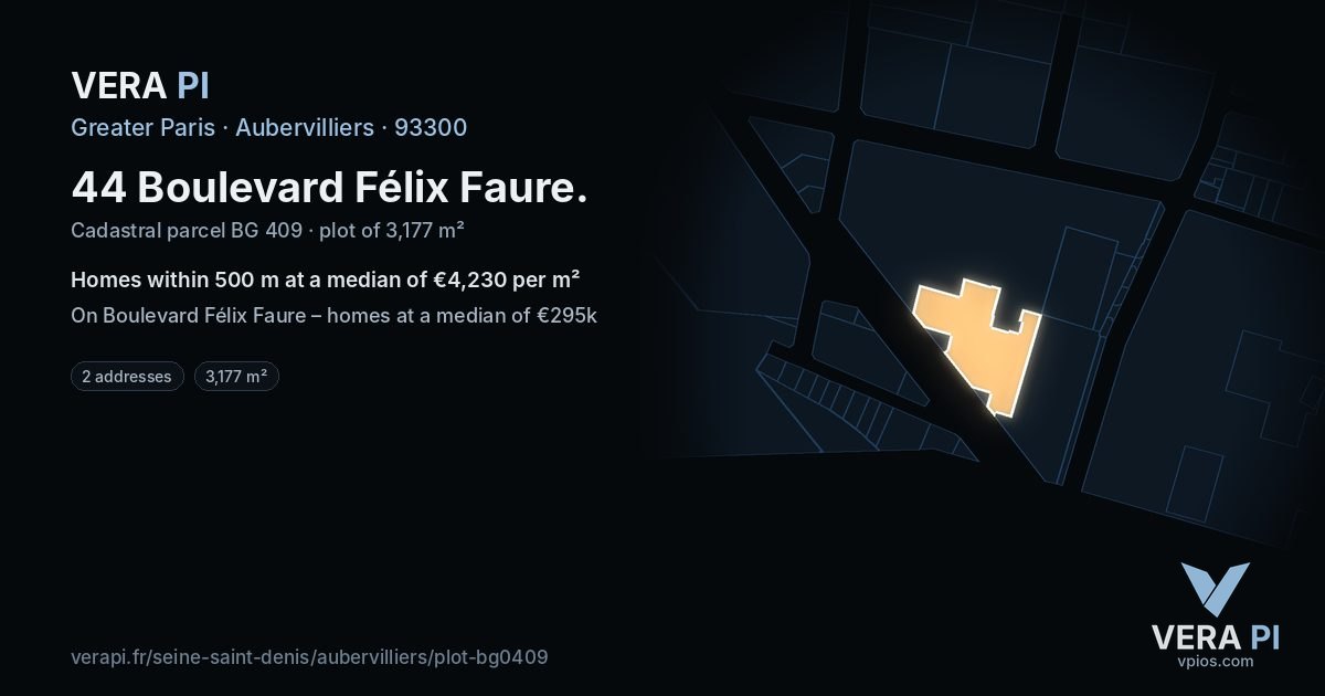 44 Boulevard Félix Faure, Aubervilliers at night – the plot lit, the parcels around coloured by the prices near them