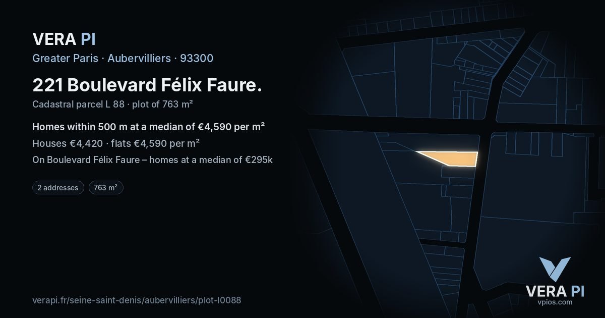 221 Boulevard Félix Faure, Aubervilliers at night – the plot lit, the parcels around coloured by the prices near them