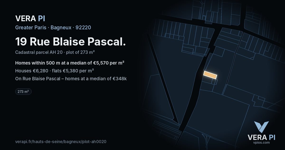 19 Rue Blaise Pascal, Bagneux at night – the plot lit, the parcels around coloured by the prices near them
