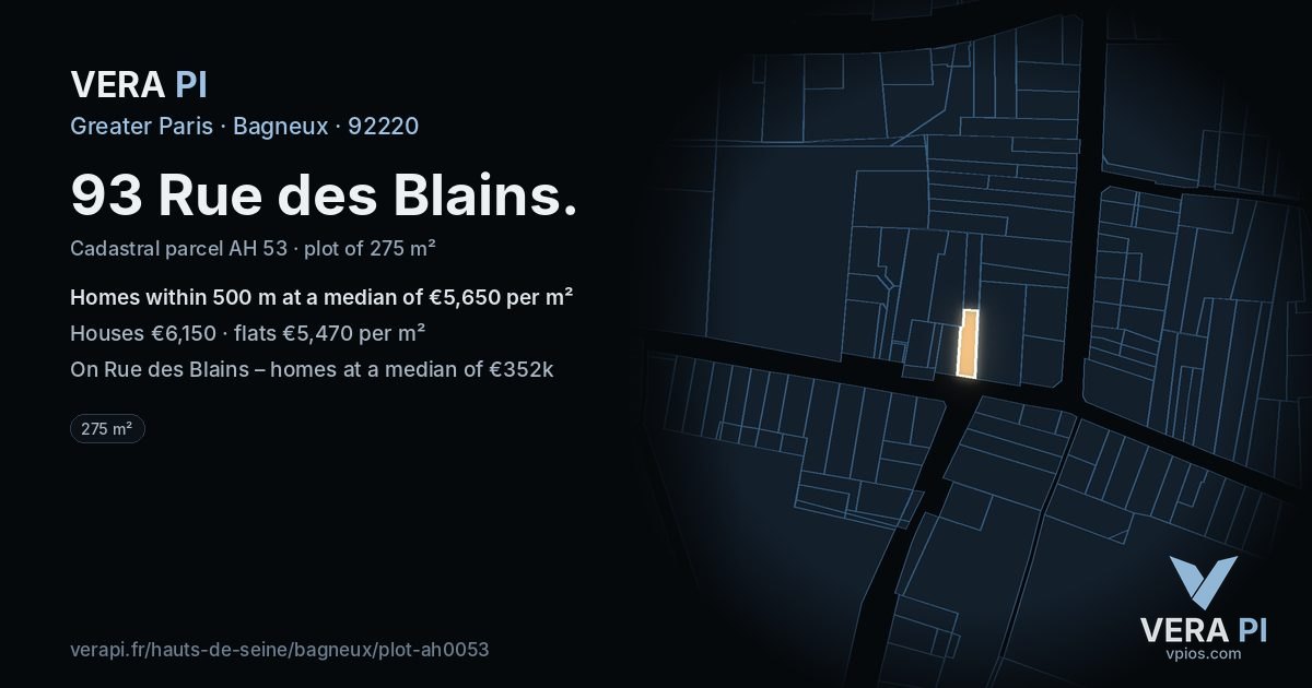93 Rue des Blains, Bagneux at night – the plot lit, the parcels around coloured by the prices near them