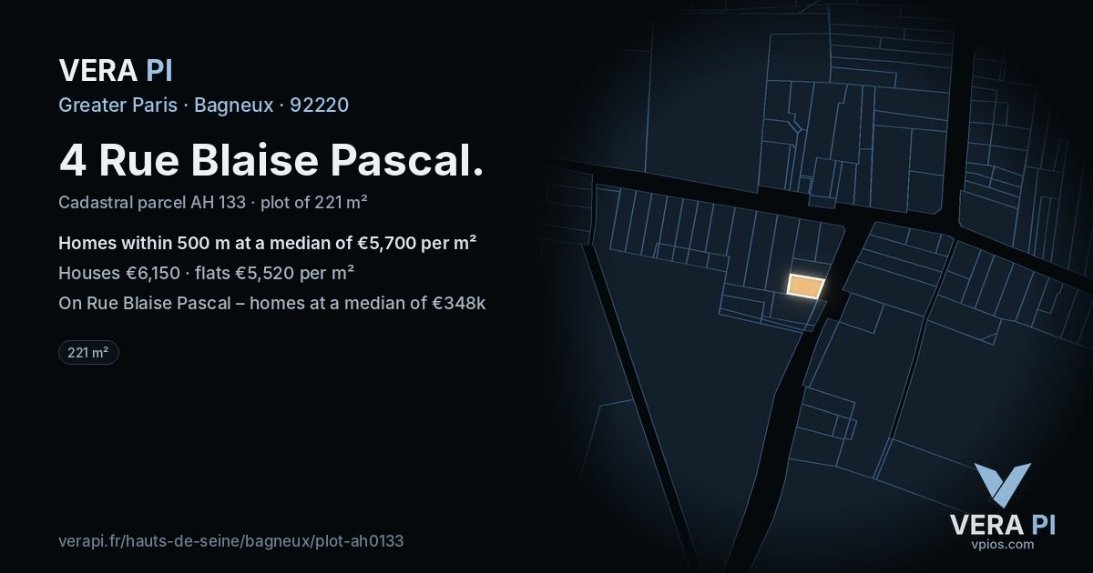 4 Rue Blaise Pascal, Bagneux at night – the plot lit, the parcels around coloured by the prices near them