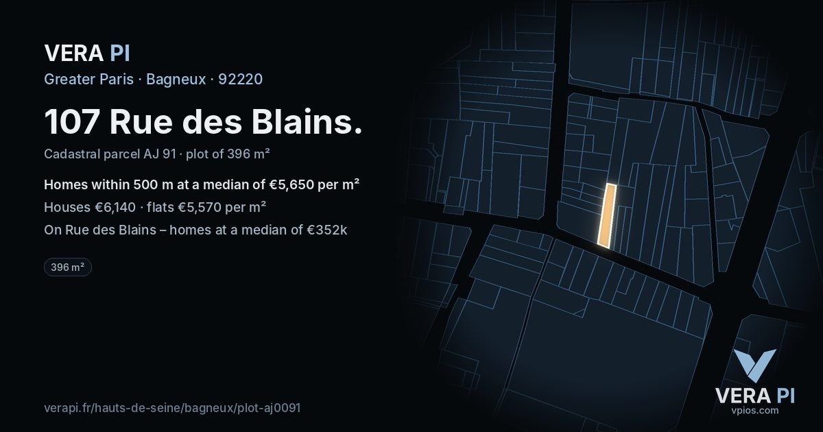 107 Rue des Blains, Bagneux at night – the plot lit, the parcels around coloured by the prices near them