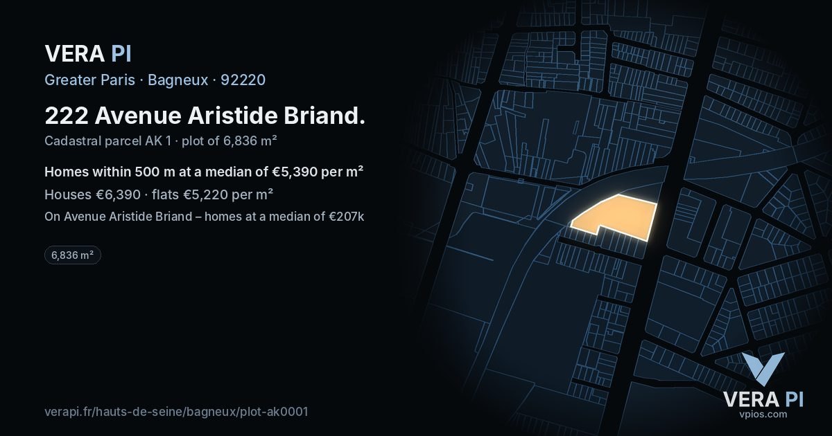 222 Avenue Aristide Briand, Bagneux at night – the plot lit, the parcels around coloured by the prices near them