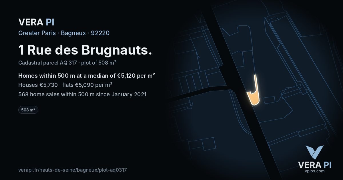 1 Rue des Brugnauts, Bagneux at night – the plot lit, the parcels around coloured by the prices near them