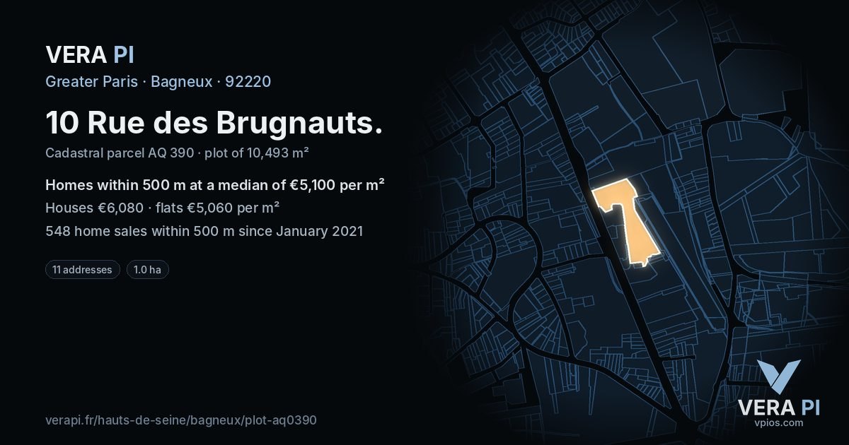 10 Rue des Brugnauts, Bagneux at night – the plot lit, the parcels around coloured by the prices near them