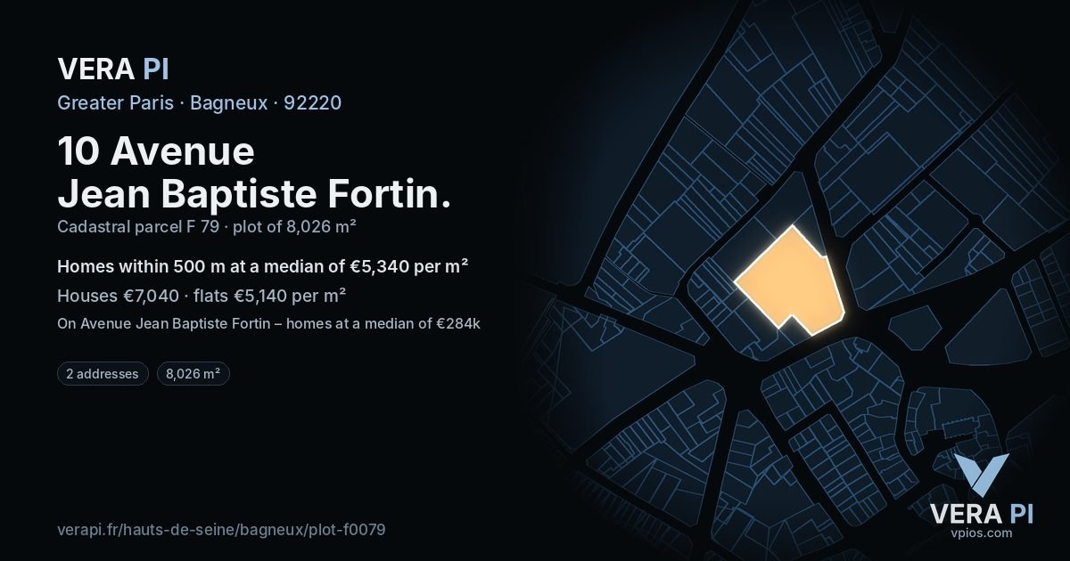 10 Avenue Jean Baptiste Fortin, Bagneux at night – the plot lit, the parcels around coloured by the prices near them