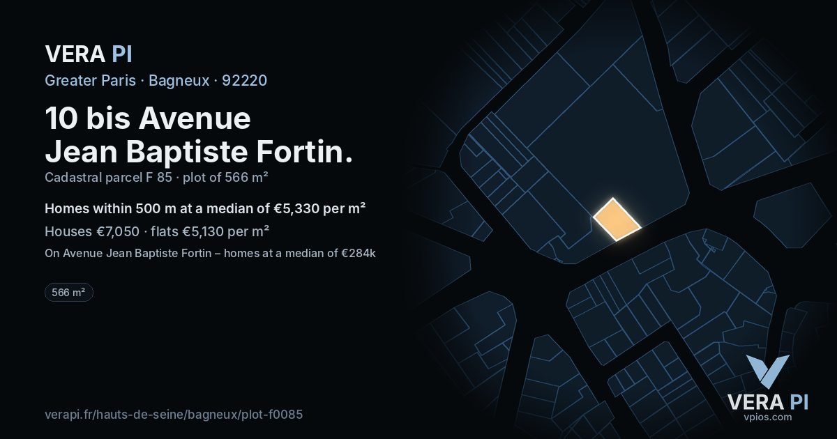 10 bis Avenue Jean Baptiste Fortin, Bagneux at night – the plot lit, the parcels around coloured by the prices near them