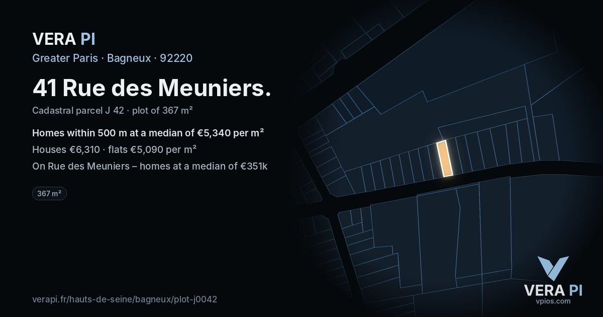 41 Rue des Meuniers, Bagneux at night – the plot lit, the parcels around coloured by the prices near them