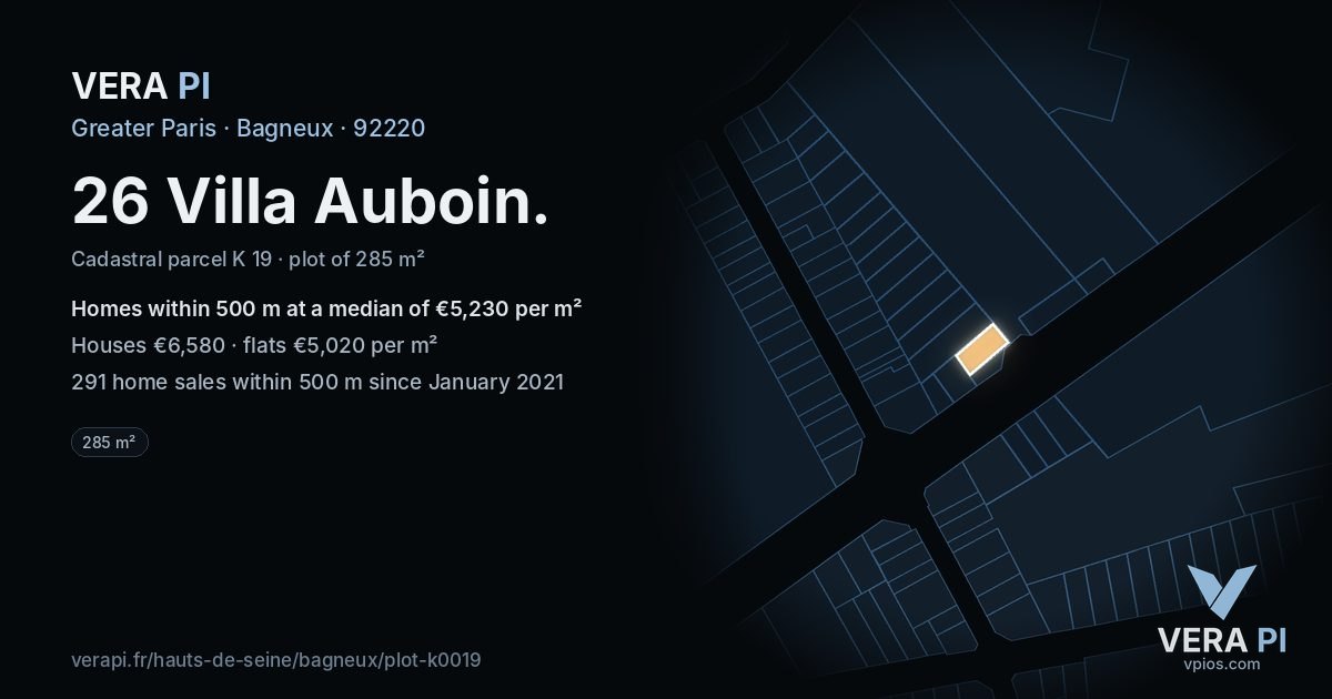 26 Villa Auboin, Bagneux at night – the plot lit, the parcels around coloured by the prices near them