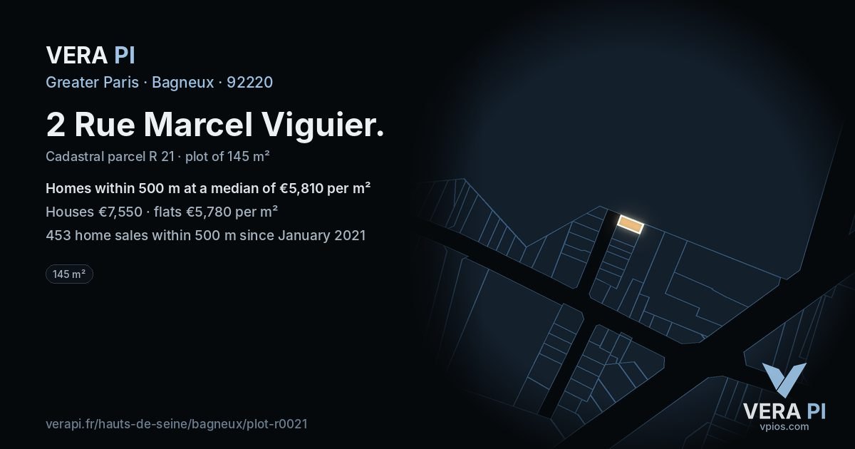 2 Rue Marcel Viguier, Bagneux at night – the plot lit, the parcels around coloured by the prices near them